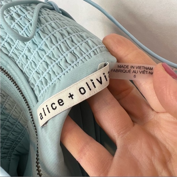 Alice & Olivia New front tie babydoll metallic mini 6 - Picture 8 of 8